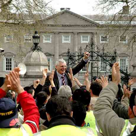 Click on image to see full-sized version Joe Higgins played a leading role in the GAMA workers struggle