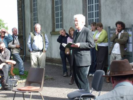 Click on image to see full-sized version Seamus Heaney reads at Tara