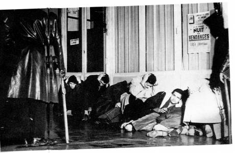 Click on image to see full-sized version Mass arrests of Algerians at Puteaux, 17 Oct 1961