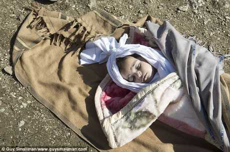 Click on image to see full-sized version Pic: Guy Smallman - 2013 Story here >> http://www.dailymail.co.uk/news/article-2258941/Afghan-refugee-children-dying-cold.html