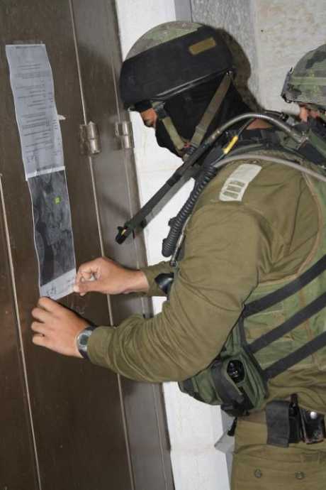 Click on image to see full-sized version Soldier posts "Closed Military Zone" order
