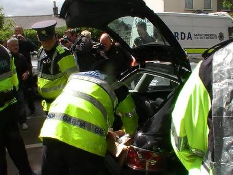 Click on image to see full-sized version Gardai searching car of Dublin City Cllr Louise Minihan