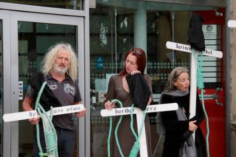 Click on image to see full-sized version Independent Irish TD’s Mick Wallace & Clare Daly with Maura Harrington