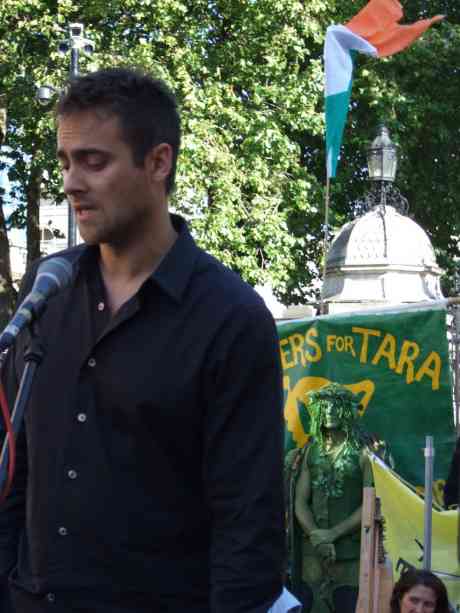 Stuart speaking at the Dil 
