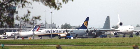 Click on image to see full-sized version Air France, Ryanair, US Warplanes Hercules C130 and Omni Air Shannon 26 Sept09