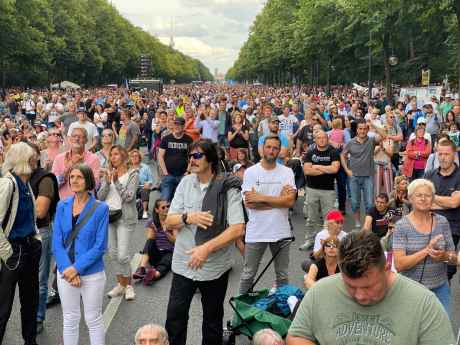 berlin_aug29_protest_against_lockdown_1.jpg